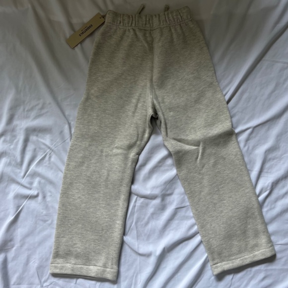 Fear of God Essentials Kids “Light Oatmeal” 1977 Relaxed Lounge Pants Size S - Picture 6 of 11